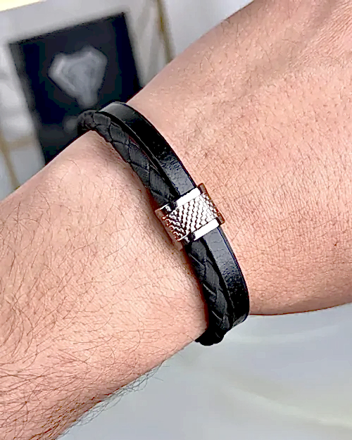 Aksesuarlı Deri Siyah Bileklik