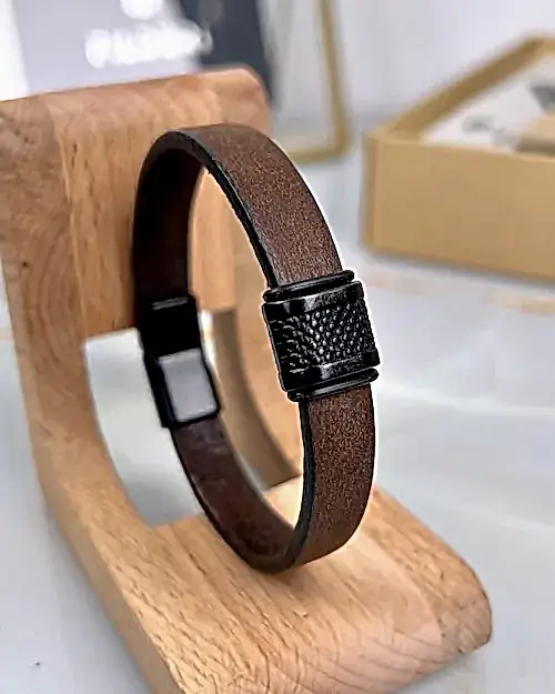 Siyah Detaylı Kahve Bileklik