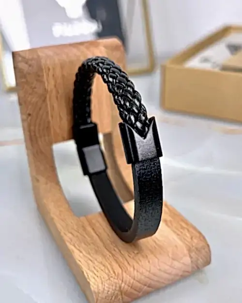 Mıknatıslı Aksesuarlı Deri Bileklik