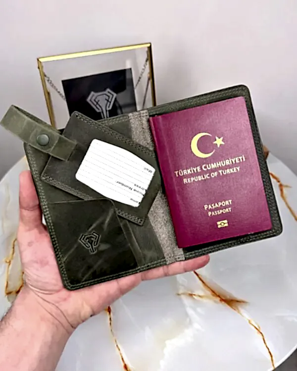 Pasaport Kabı ve Valiz Etiketi Hakiki Deri 2038 - Yeşil Crazy