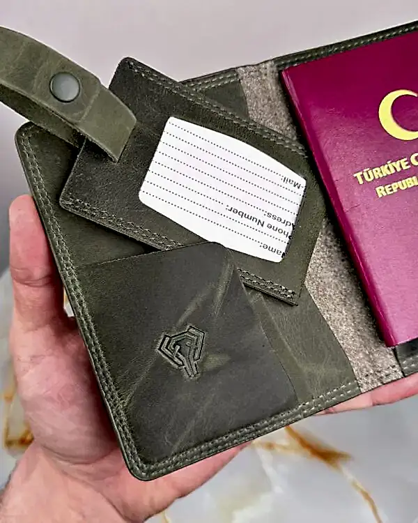 Pasaport Kabı ve Valiz Etiketi Hakiki Deri 2038 - Yeşil Crazy