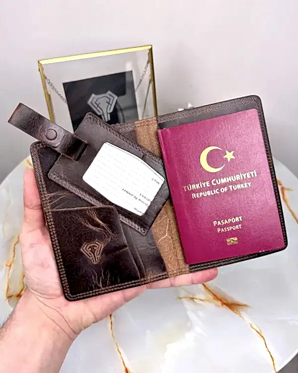Pasaport Kabı ve Valiz Etiketi Hakiki Deri 2038 - Kahve
