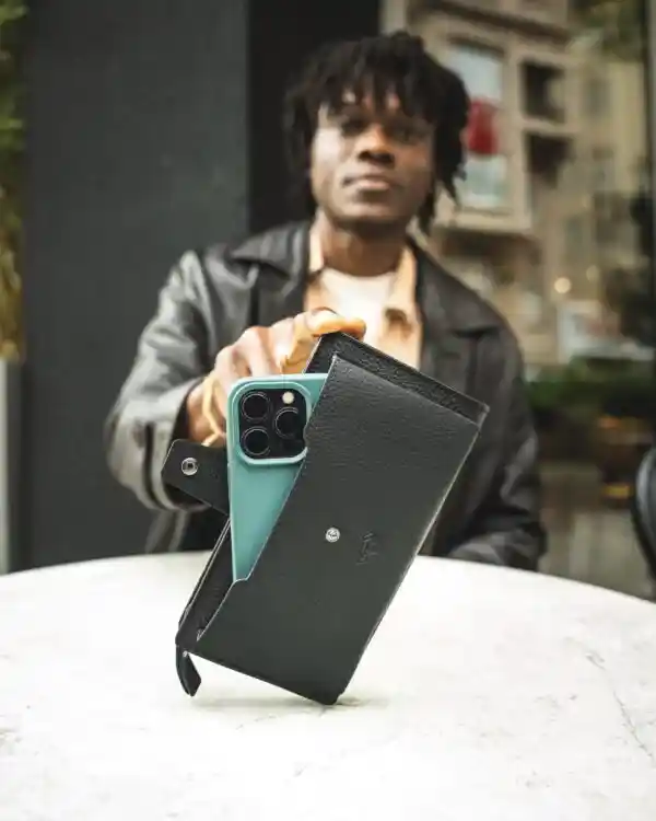 El Cüzdanı Telefon Bölmeli Siyah Renk 2040