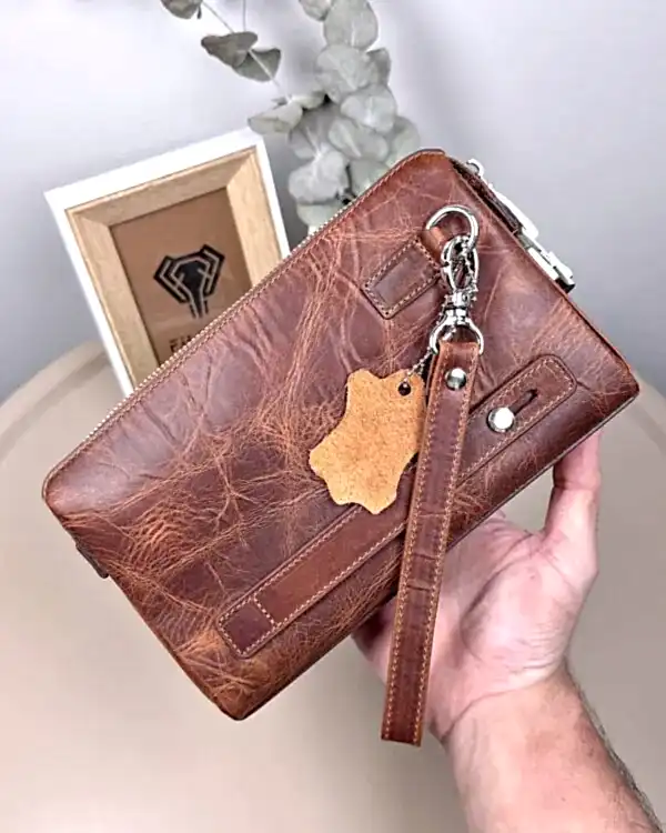 Şifreli Erkek El Çantası – Hakiki Deri Fındık Renk | 2105