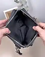 Created with RNI Films app. Profile 'None' Şifreli Erkek El Çantası – Hakiki Deri Mat Siyah | 2105