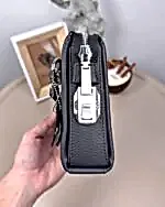 Created with RNI Films app. Profile 'None' Şifreli Erkek El Çantası – Hakiki Deri Mat Siyah | 2105