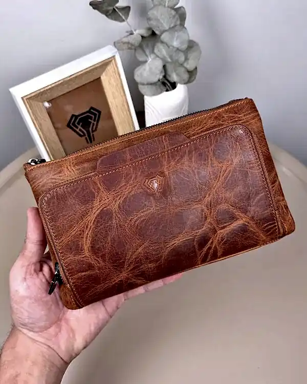 Erkek El Çantası – Eskitme Fındık Hakiki Deri | 2113