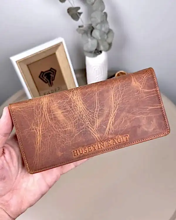 Telefon Bölmeli Cüzdan Hakiki Deri – El Tutamaçlı Fındık Renk | 2028