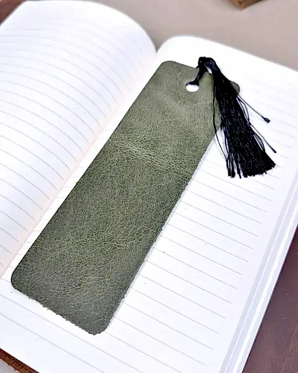 Hakiki Deri Kitap Ayracı – Yeşil Renk