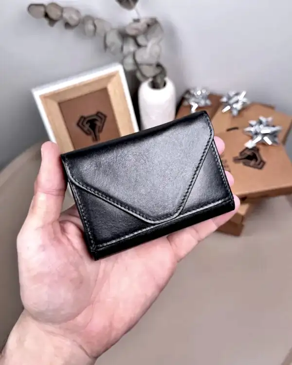 Akordiyon Kartlık - Hakiki Deri Parlak Siyah Renk | 2063