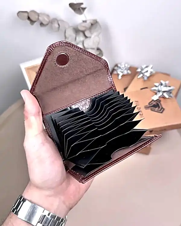 Akordiyon Kartlık - Hakiki Deri Parlak Kahve Renk | 2063