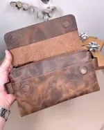 Created with RNI Films app. Profile 'None' Erkek El Çantası – Hakiki Deri, Kahve Eskitme Deri | 2056